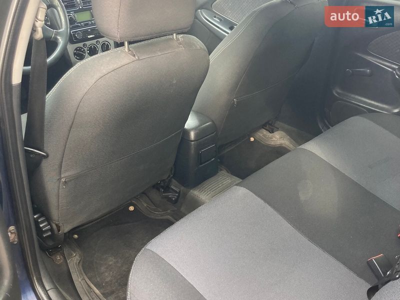 Фото Toyota Avensis з оголошення AUTO.RIA