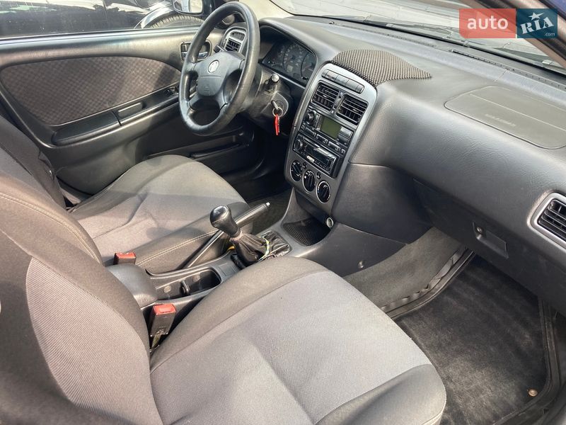 Фото Toyota Avensis з оголошення AUTO.RIA