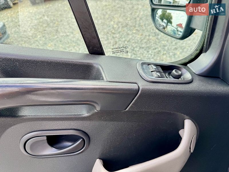 Фото Renault Master з оголошення AUTO.RIA
