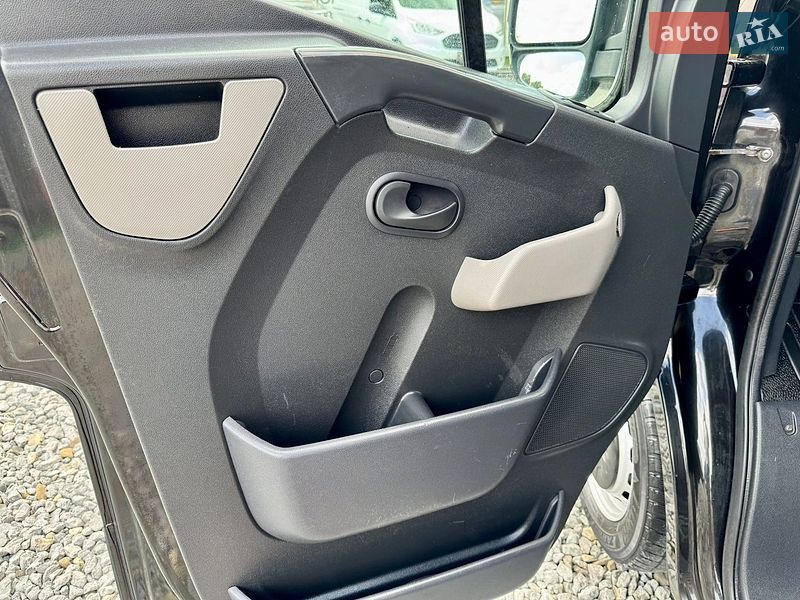 Фото Renault Master з оголошення AUTO.RIA