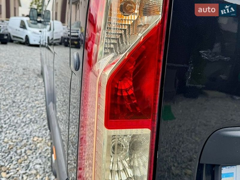 Фото Renault Master з оголошення AUTO.RIA