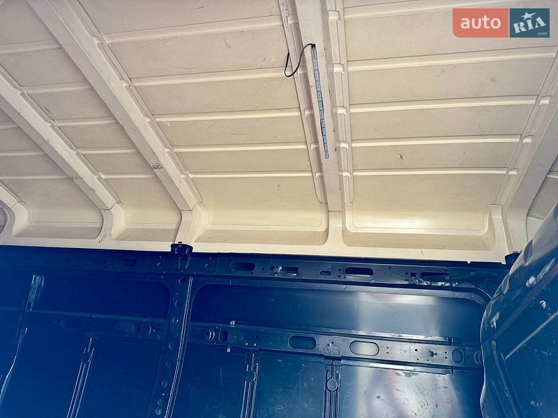 Фото Renault Master з оголошення AUTO.RIA
