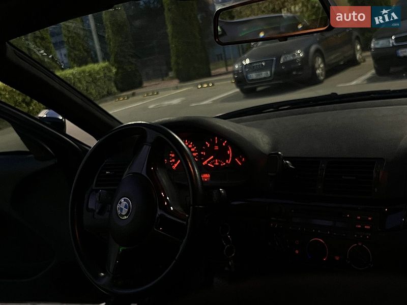 Фото BMW 3 Series з оголошення AUTO.RIA