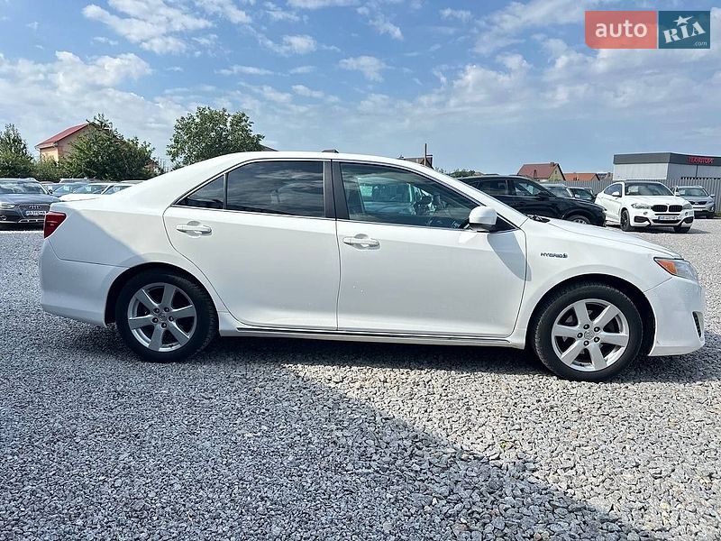 Фото Toyota Camry з оголошення AUTO.RIA