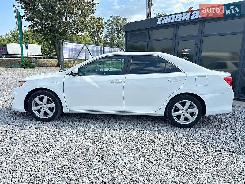 Фото Toyota Camry з оголошення AUTO.RIA
