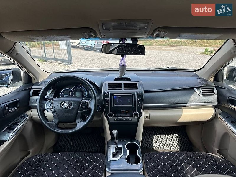 Фото Toyota Camry з оголошення AUTO.RIA