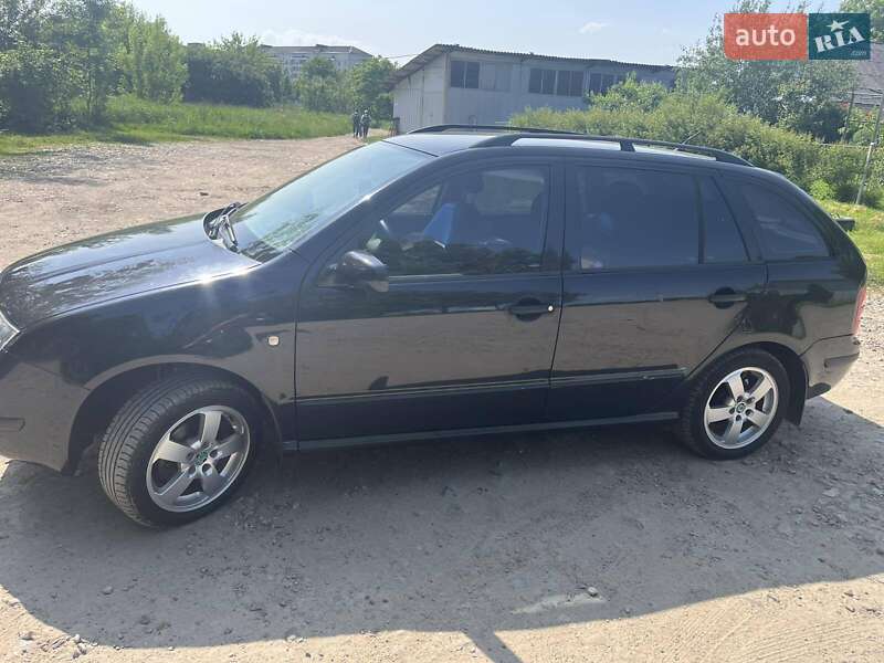 Фото Skoda Fabia з оголошення AUTO.RIA