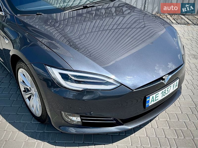 Фото Tesla Model S з оголошення AUTO.RIA