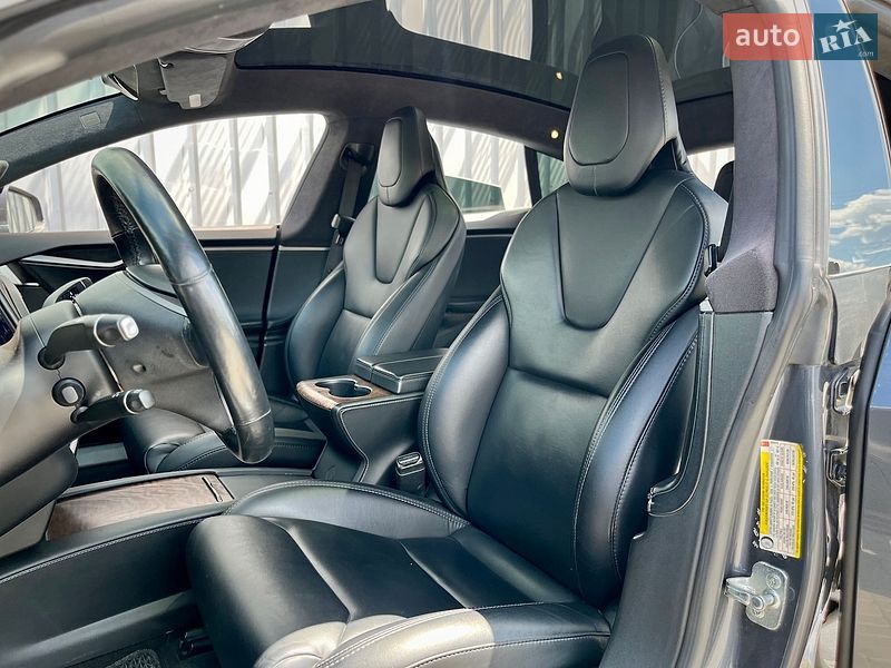 Фото Tesla Model S з оголошення AUTO.RIA