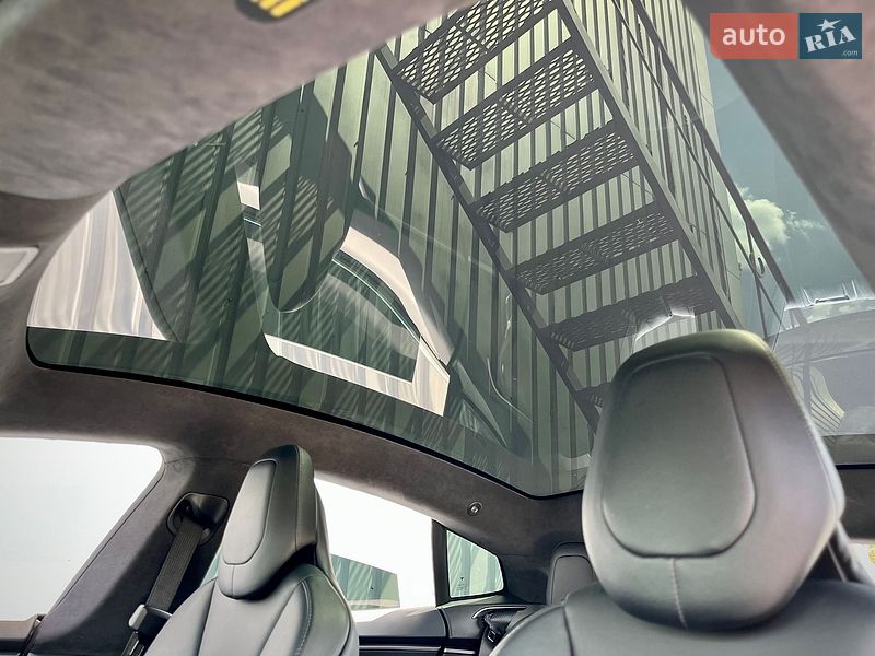 Фото Tesla Model S з оголошення AUTO.RIA