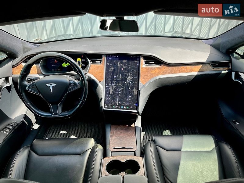 Фото Tesla Model S з оголошення AUTO.RIA