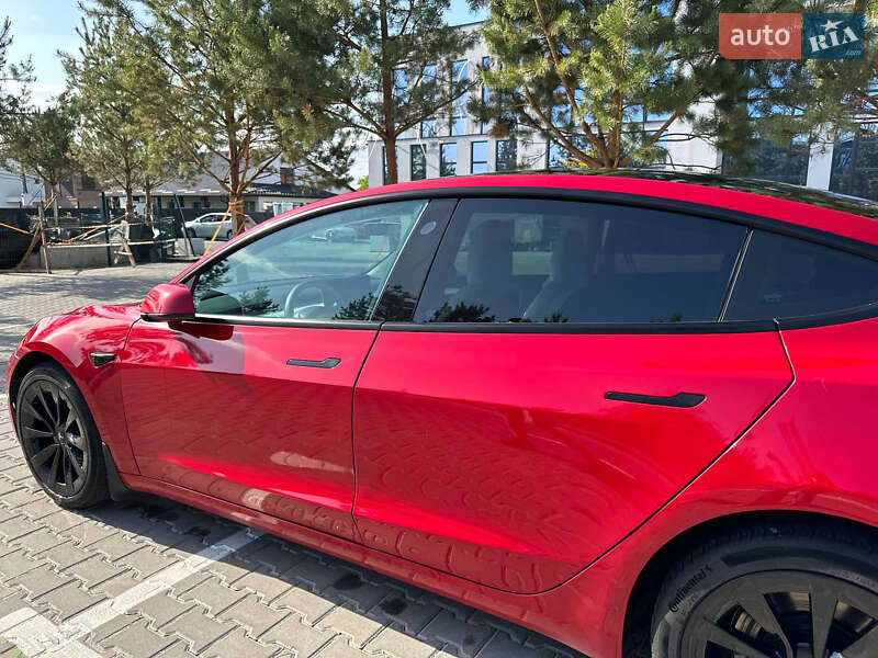 Фото Tesla Model 3 з оголошення AUTO.RIA