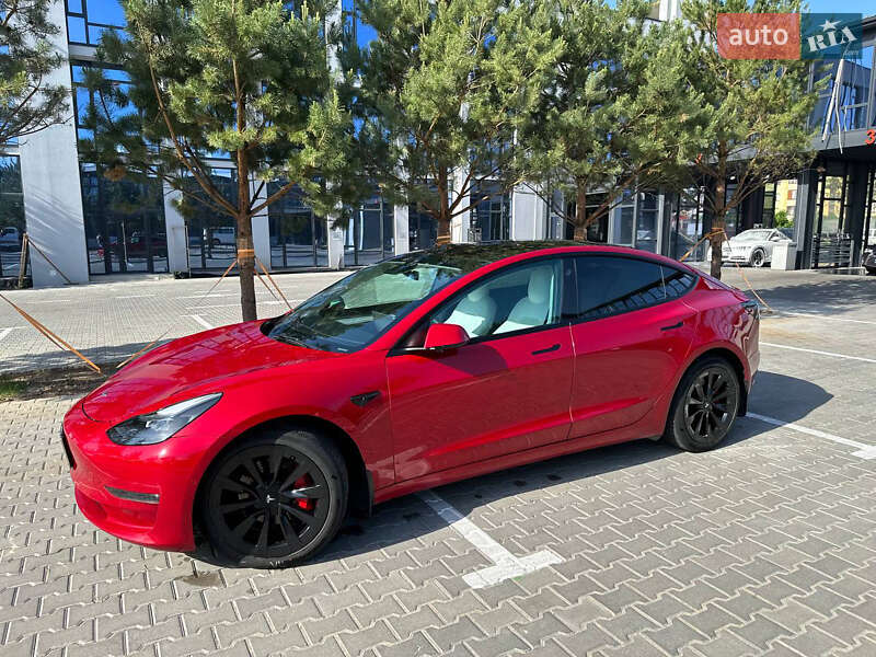 Фото Tesla Model 3 з оголошення AUTO.RIA