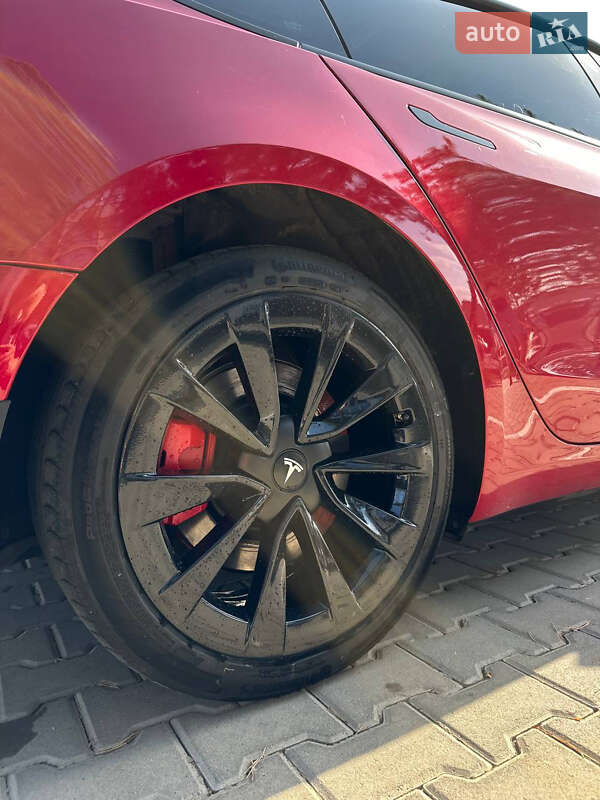 Фото Tesla Model 3 з оголошення AUTO.RIA