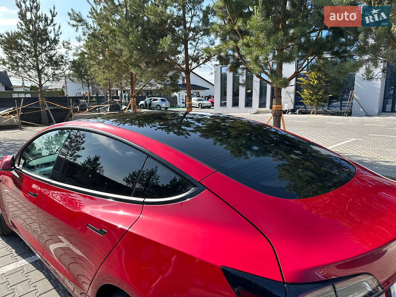 Фото Tesla Model 3 з оголошення AUTO.RIA