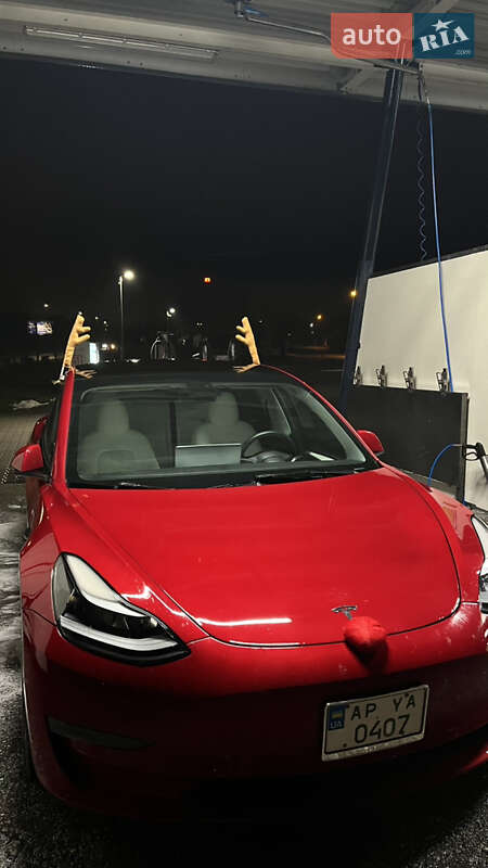 Фото Tesla Model 3 з оголошення AUTO.RIA