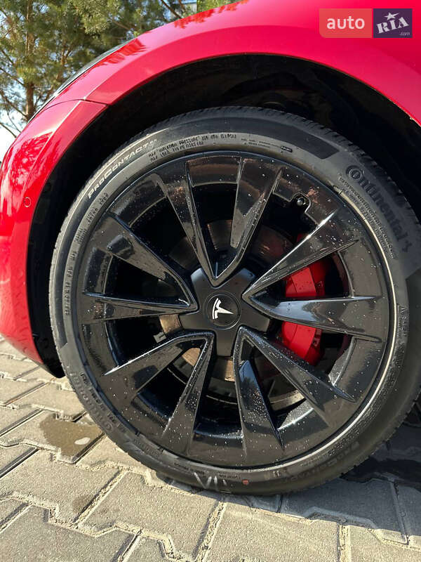 Фото Tesla Model 3 з оголошення AUTO.RIA
