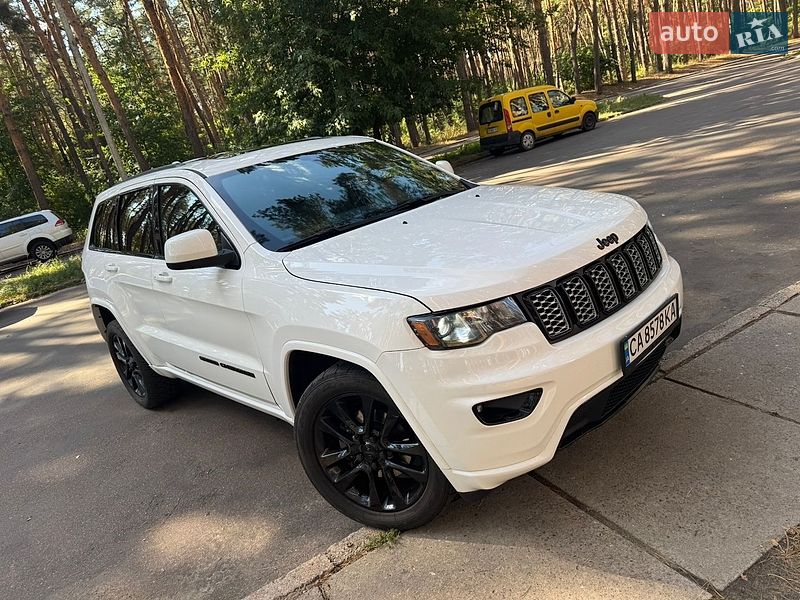 Фото Jeep Grand Cherokee з оголошення AUTO.RIA