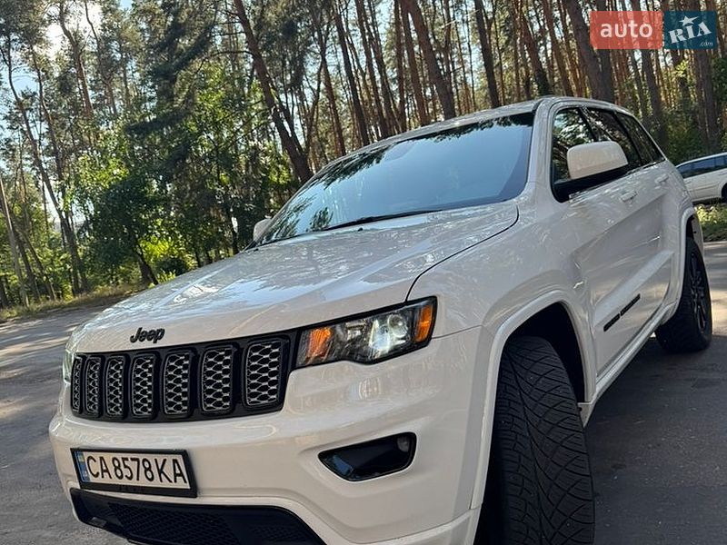Фото Jeep Grand Cherokee з оголошення AUTO.RIA