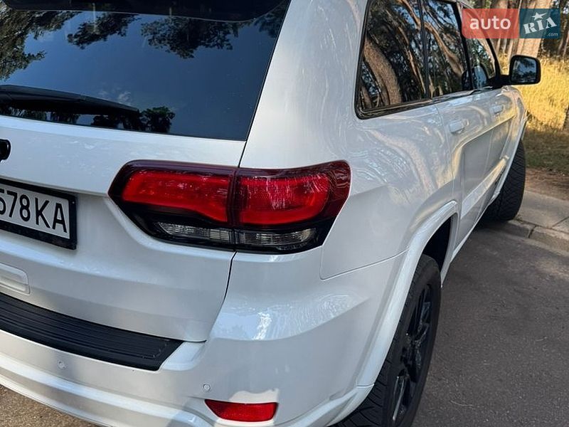 Фото Jeep Grand Cherokee з оголошення AUTO.RIA