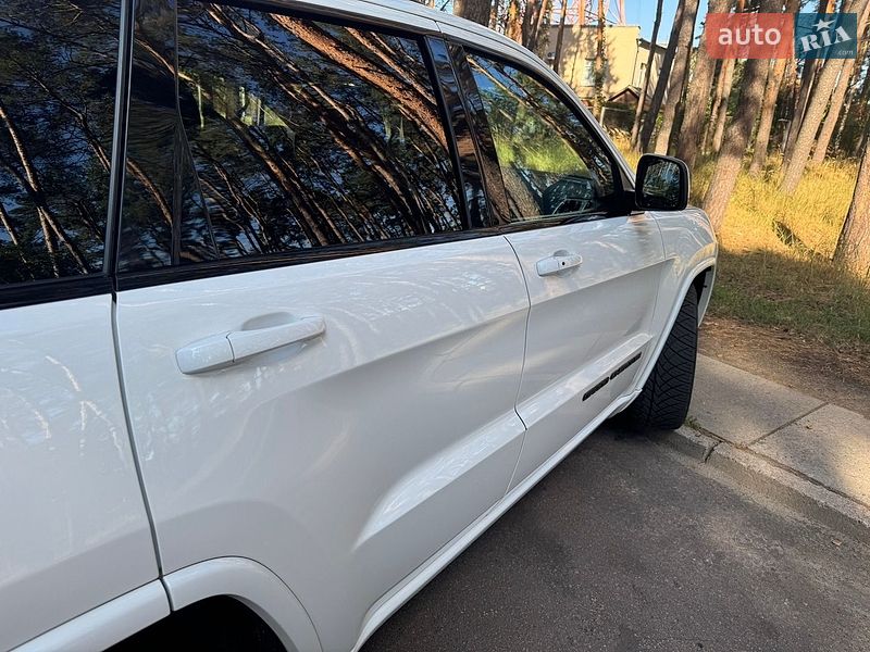 Фото Jeep Grand Cherokee з оголошення AUTO.RIA