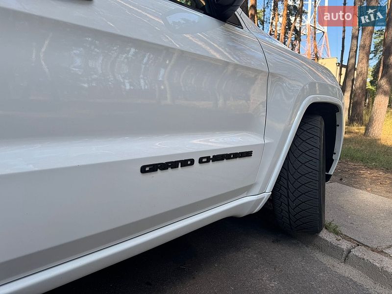 Фото Jeep Grand Cherokee з оголошення AUTO.RIA