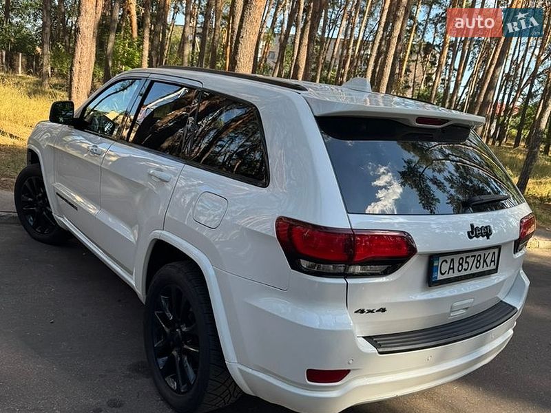 Фото Jeep Grand Cherokee з оголошення AUTO.RIA