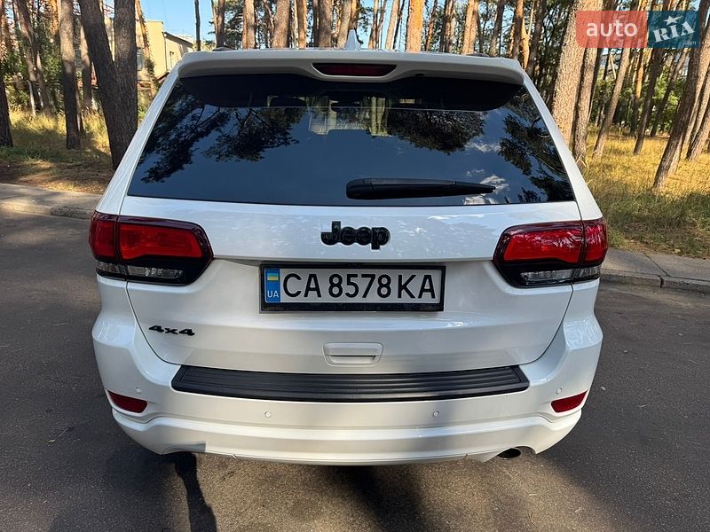 Фото Jeep Grand Cherokee з оголошення AUTO.RIA