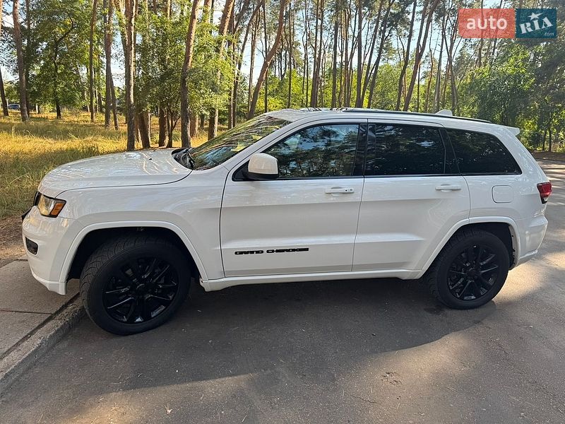 Фото Jeep Grand Cherokee з оголошення AUTO.RIA