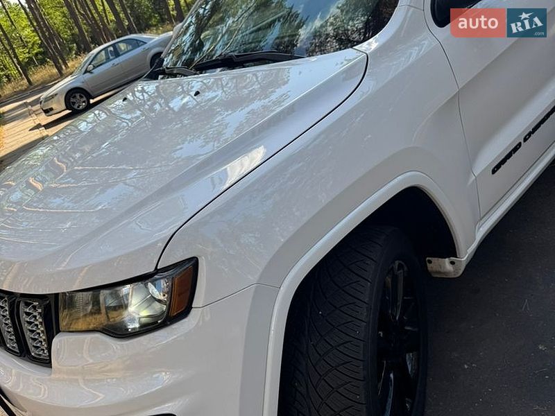 Фото Jeep Grand Cherokee з оголошення AUTO.RIA