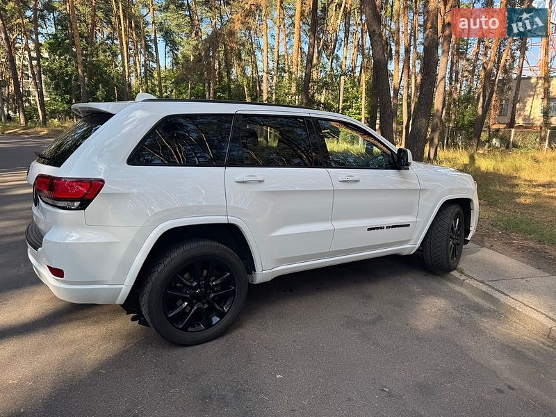 Фото Jeep Grand Cherokee з оголошення AUTO.RIA