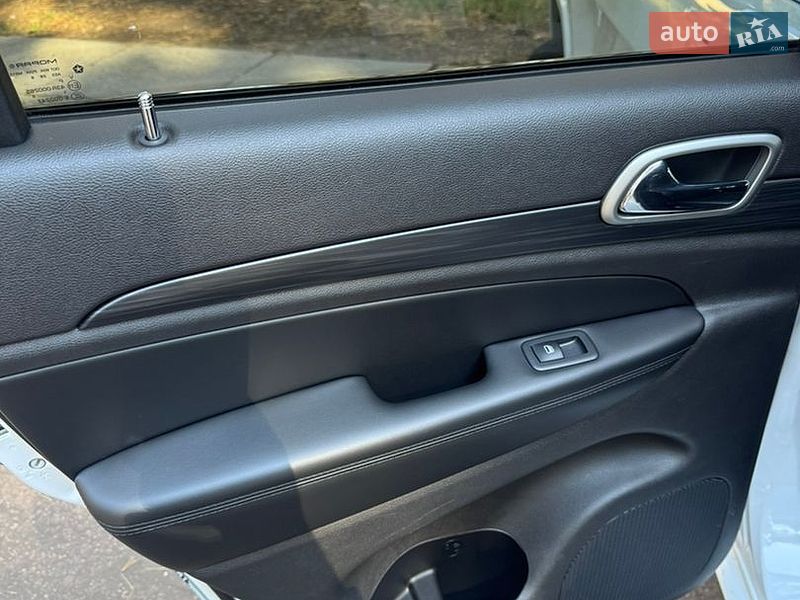 Фото Jeep Grand Cherokee з оголошення AUTO.RIA