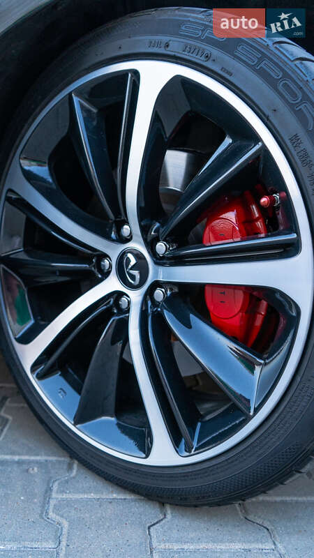 Фото Infiniti Q60 з оголошення AUTO.RIA