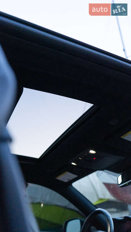 Фото Infiniti Q60 з оголошення AUTO.RIA