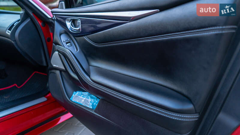 Фото Infiniti Q60 з оголошення AUTO.RIA