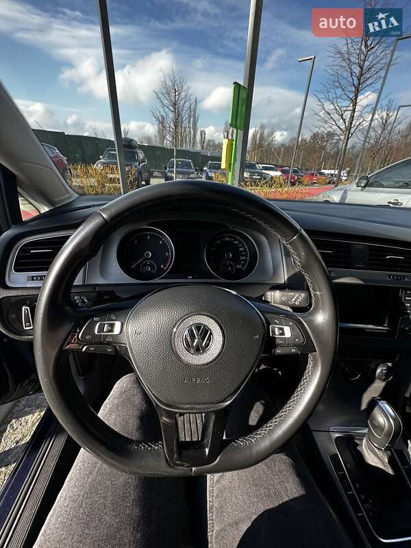 Фото Volkswagen Golf з оголошення AUTO.RIA