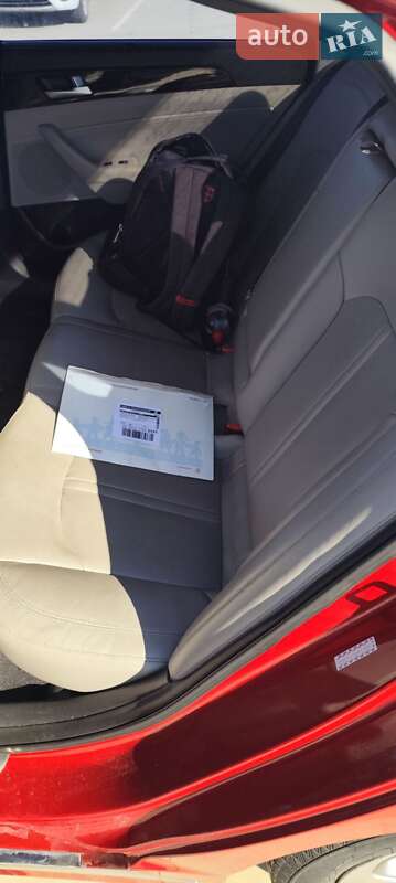 Фото Hyundai Sonata з оголошення AUTO.RIA