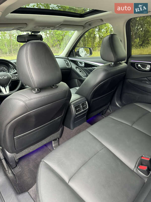 Фото Infiniti Q50 з оголошення AUTO.RIA
