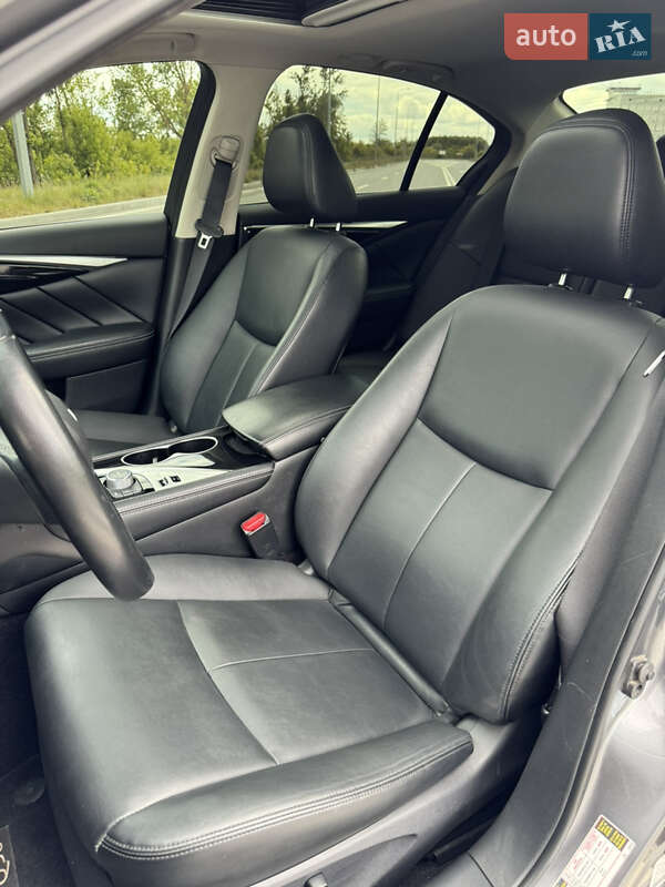 Фото Infiniti Q50 з оголошення AUTO.RIA