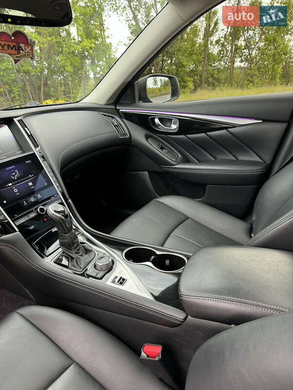 Фото Infiniti Q50 з оголошення AUTO.RIA