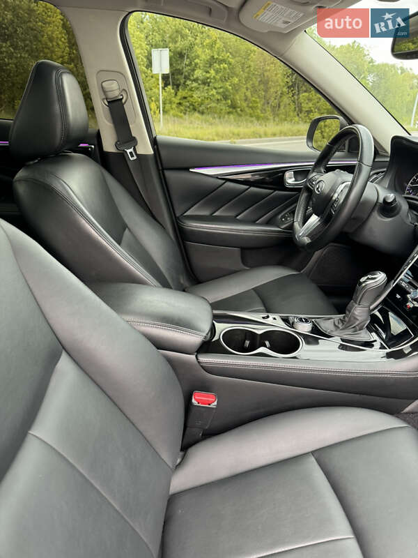 Фото Infiniti Q50 з оголошення AUTO.RIA