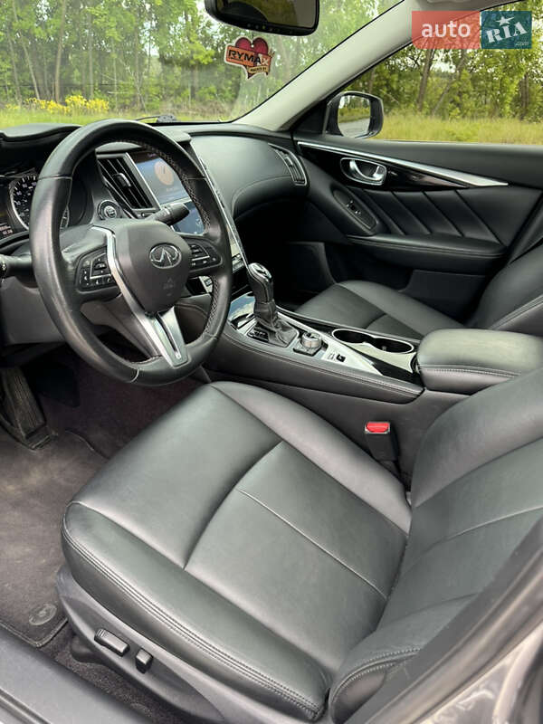 Фото Infiniti Q50 з оголошення AUTO.RIA