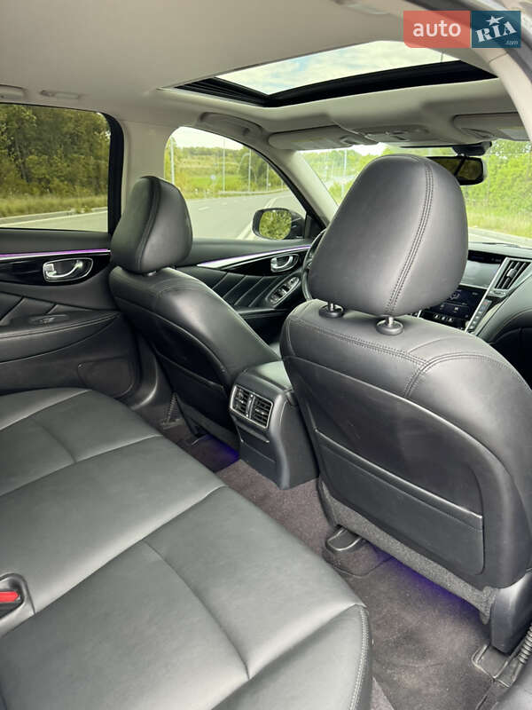 Фото Infiniti Q50 з оголошення AUTO.RIA