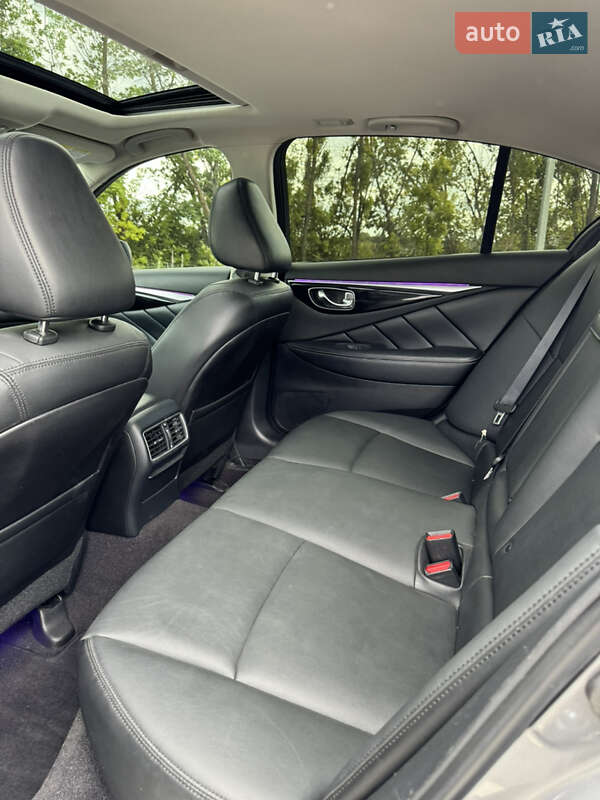 Фото Infiniti Q50 з оголошення AUTO.RIA