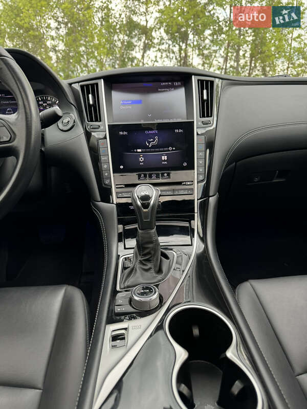 Фото Infiniti Q50 з оголошення AUTO.RIA