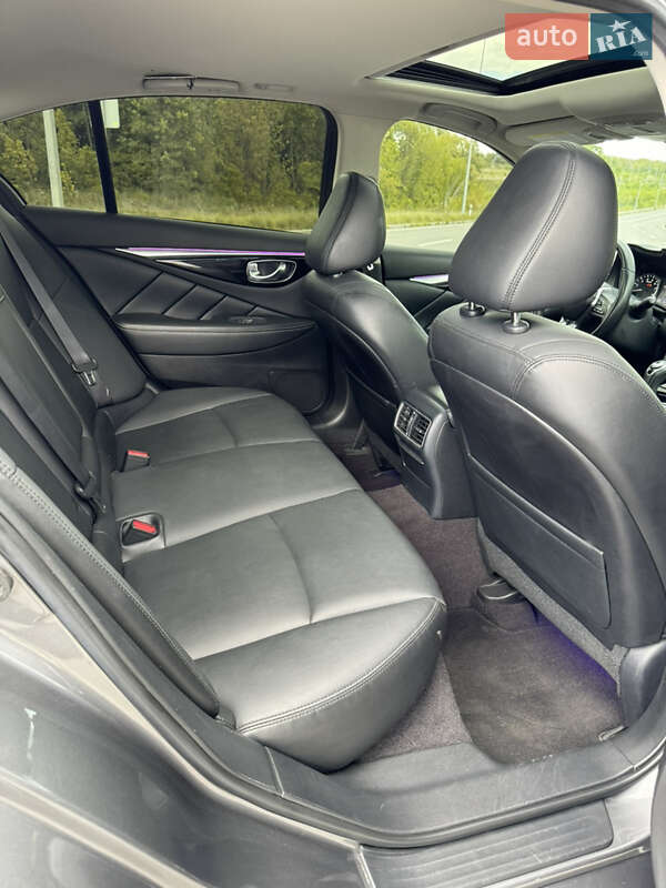 Фото Infiniti Q50 з оголошення AUTO.RIA