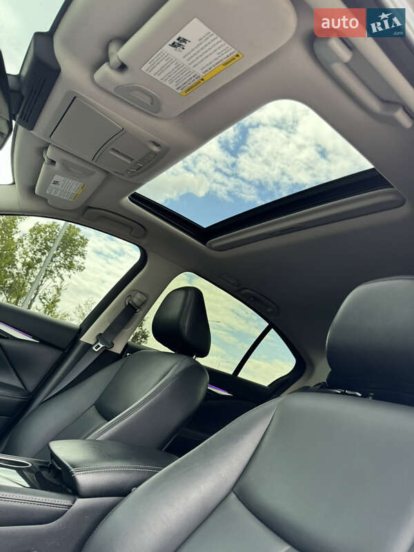 Фото Infiniti Q50 з оголошення AUTO.RIA