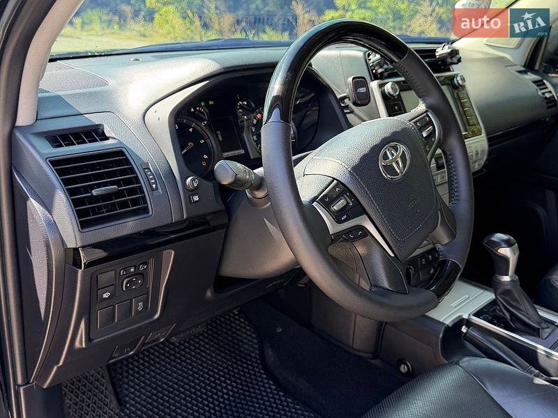 Фото Toyota Land Cruiser Prado з оголошення AUTO.RIA