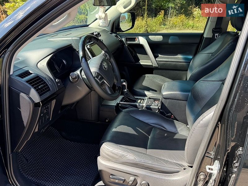 Фото Toyota Land Cruiser Prado з оголошення AUTO.RIA