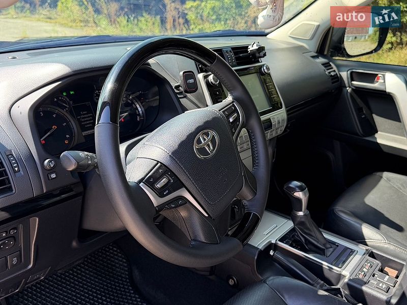Фото Toyota Land Cruiser Prado з оголошення AUTO.RIA